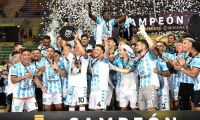 En polémica final, Racing derrotó a Boca y se quedó con el Trofeo de Campeones 