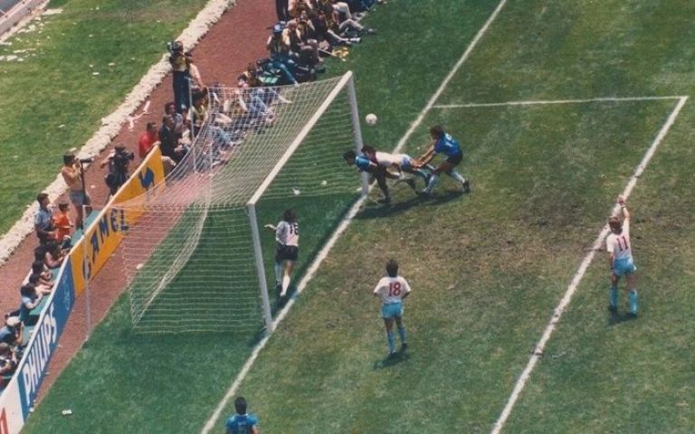 Aparecieron fotos inéditas de la Mano de Dios