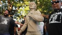 Con una estatua, homenajearon al “Bocha” Sokol
