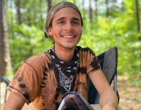 Policía de EE.UU. asesinó a activista cuando estaba de rodillas y con las manos en alto