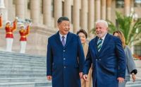 Lula fortalece relación con China y pide fin del dominio del dólar